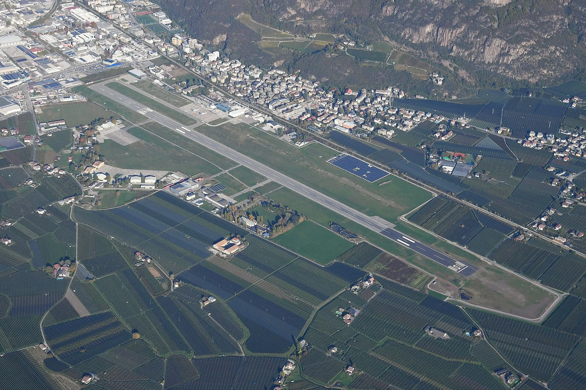 Aerial_image_of_the_Bolzano_airport